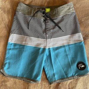 Boys Quicksilver 4waystretch swim shorts size 8